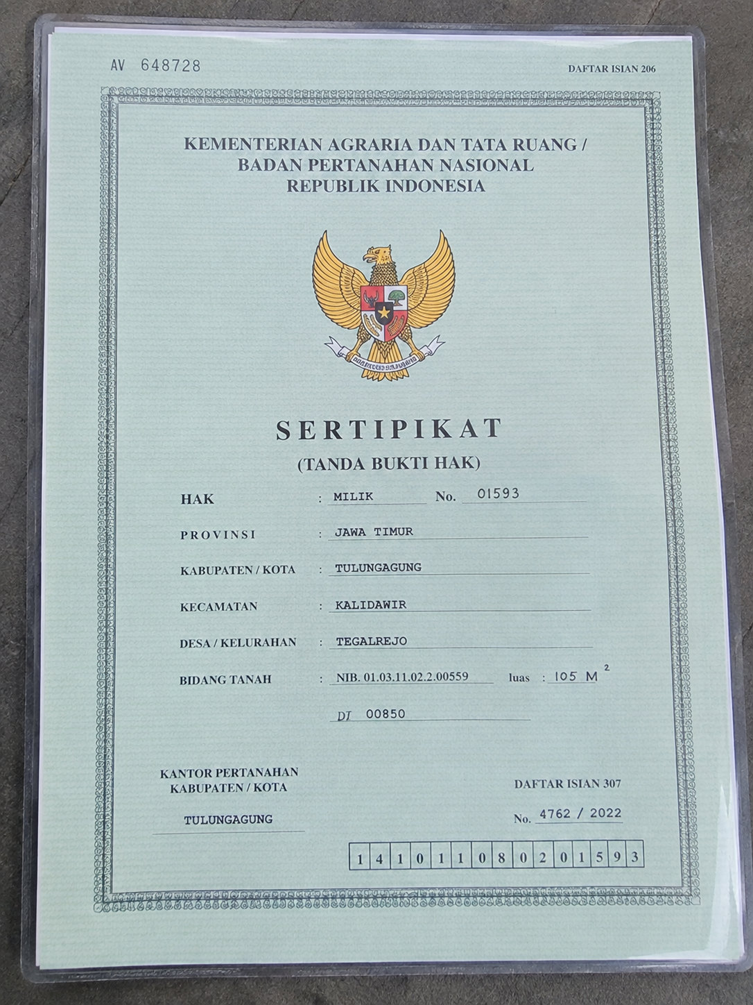 Gambar rancangan bentuk Sertifikat Hak Milik yang sudah dipecah
